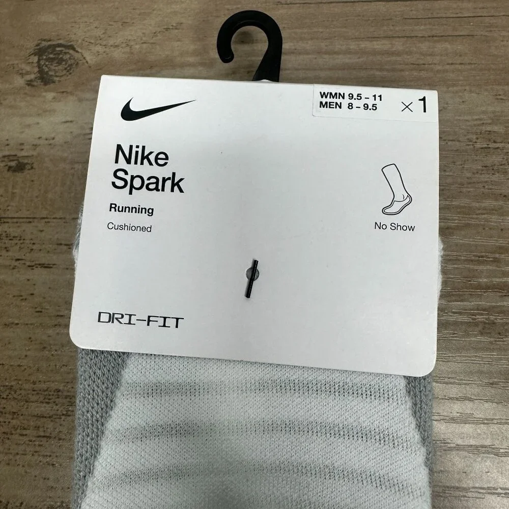 NWT Nike Unisex Spark Cushioned No Show Run Socks White Size Medium (CU7201-100)